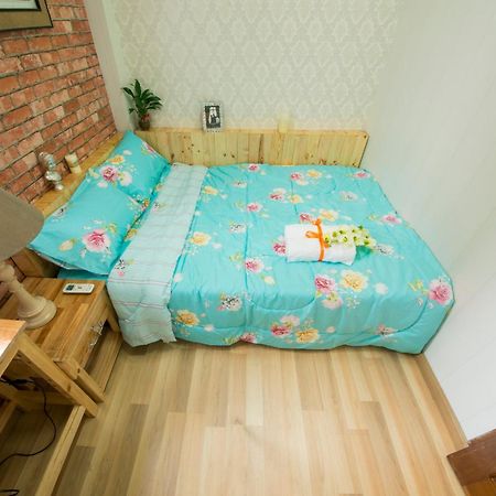 Wanderlust Saigon Hostel & Rooftop Bar ホーチミン市 エクステリア 写真