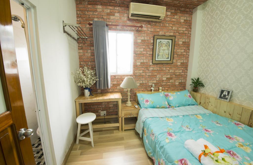 Wanderlust Saigon Hostel & Rooftop Bar ホーチミン市 エクステリア 写真