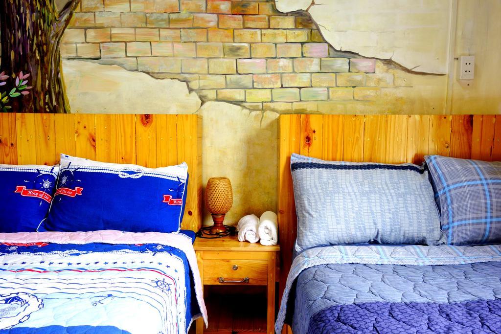 Wanderlust Saigon Hostel & Rooftop Bar ホーチミン市 エクステリア 写真