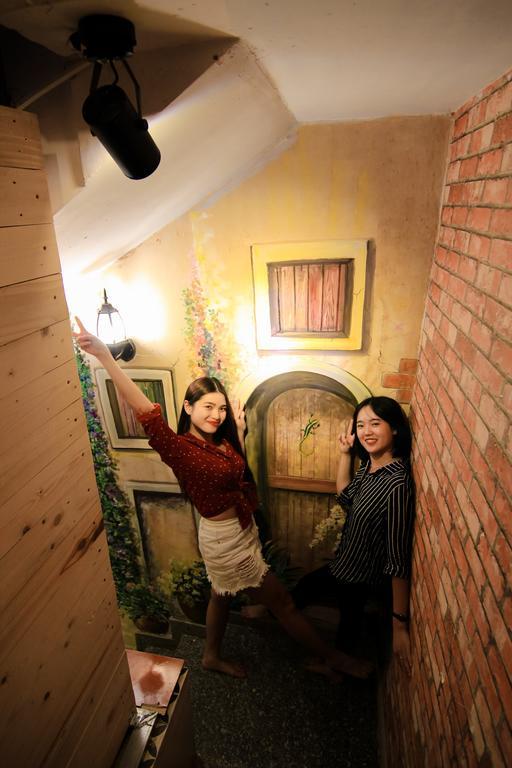 Wanderlust Saigon Hostel & Rooftop Bar ホーチミン市 エクステリア 写真