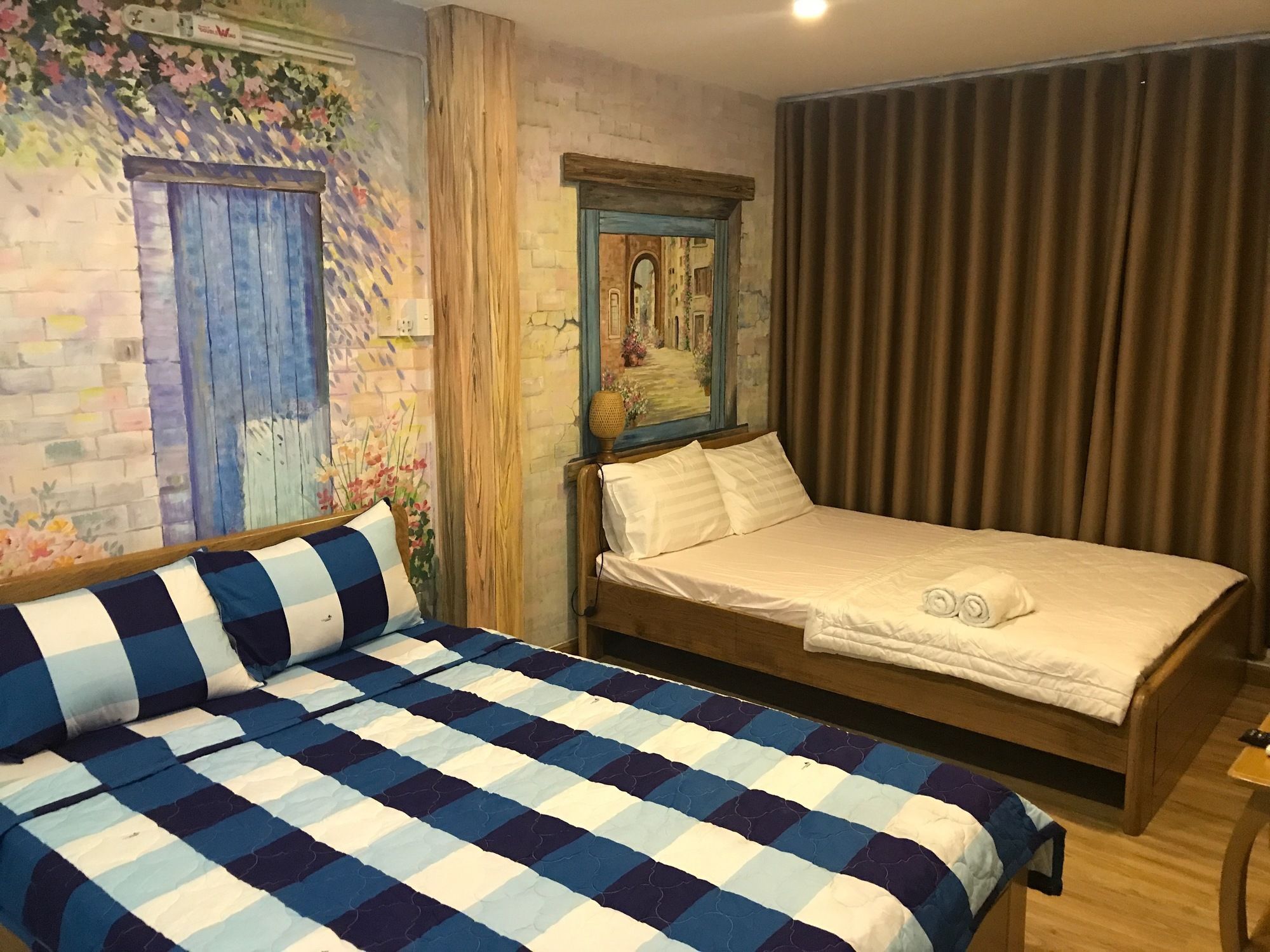 Wanderlust Saigon Hostel & Rooftop Bar ホーチミン市 エクステリア 写真