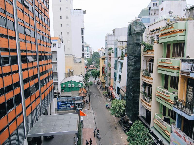 Wanderlust Saigon Hostel & Rooftop Bar ホーチミン市 エクステリア 写真